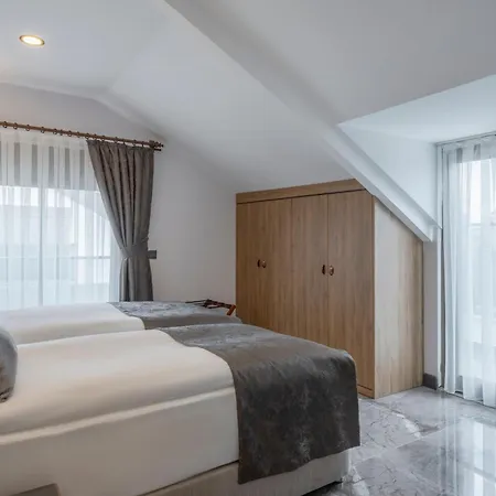 Quality Gold Hotel