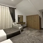 Quality Gold Отель